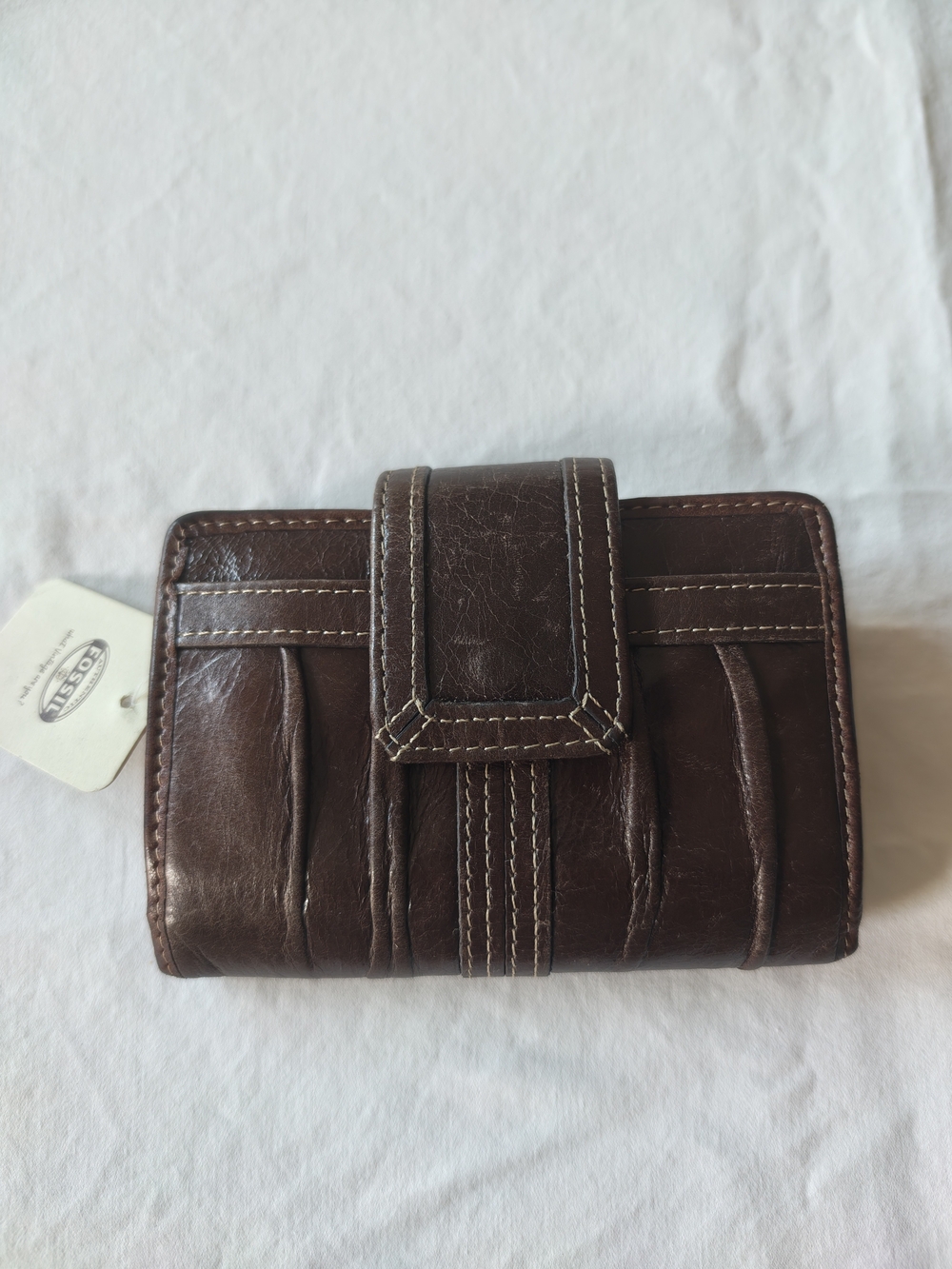 Fossil Dark Brown Leather Women’s Bi-Fold Wallet with Contrast Stitching